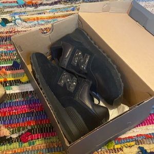 ✨NEW BALANCE SNEAKERS✨